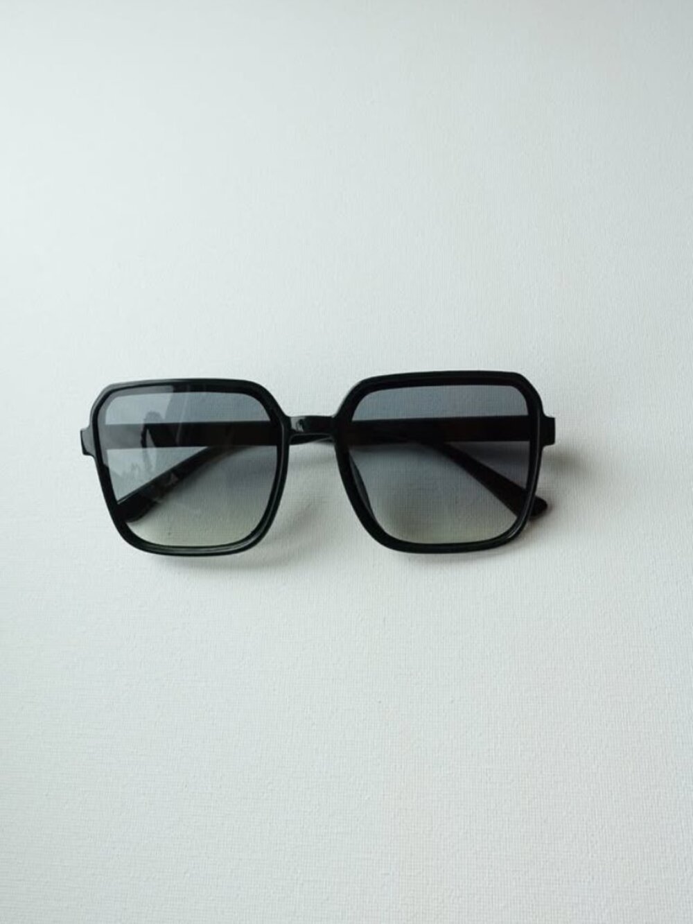 NEW Sunglasses - Style 21 NWOT